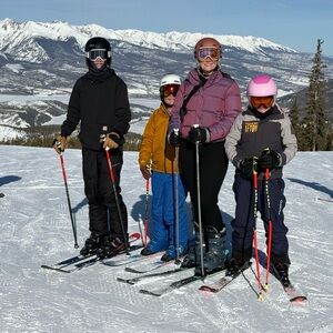 Meet your Posher, Genna